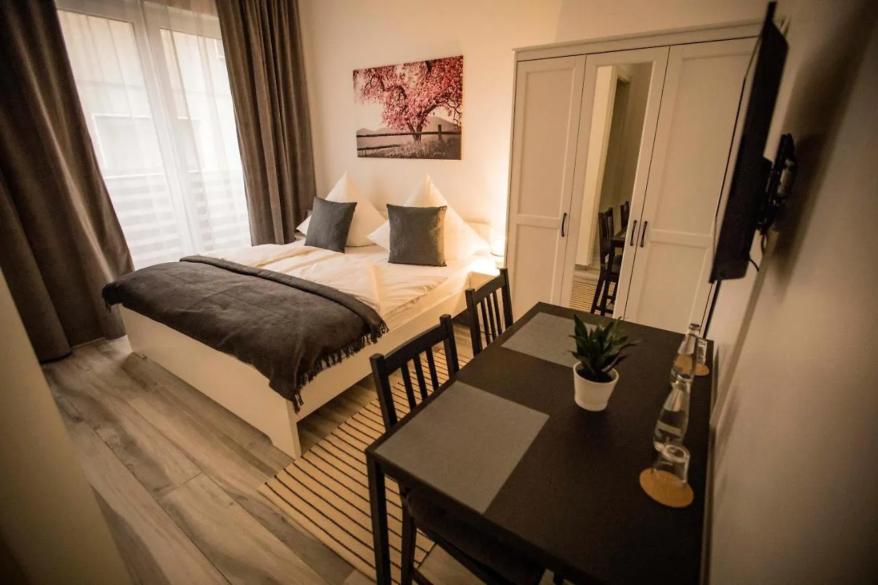 Pension Leo Berlin Guest house